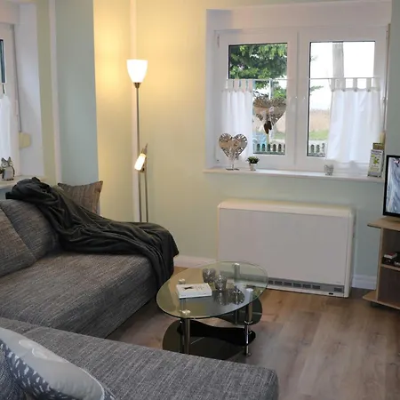 - Direkt Am Wasser Apartment *