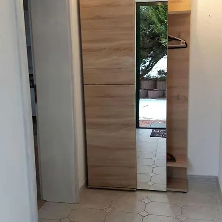 - Direkt Am Wasser Apartment