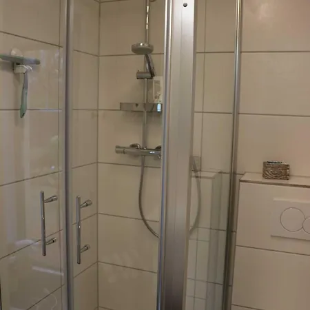 - Direkt Am Wasser Apartment