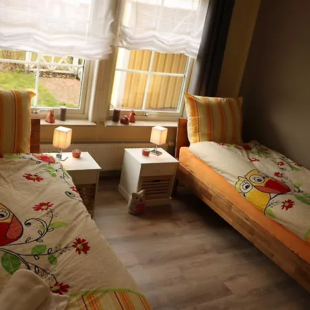 - Direkt Am Wasser Polchow (Vorpommern-Rugen)