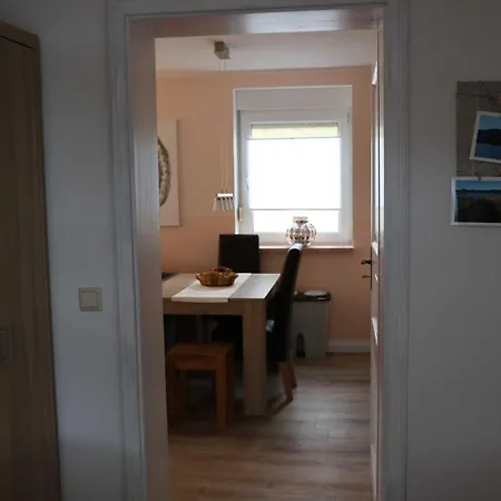 - Direkt Am Wasser * Polchow (Vorpommern-Rugen)