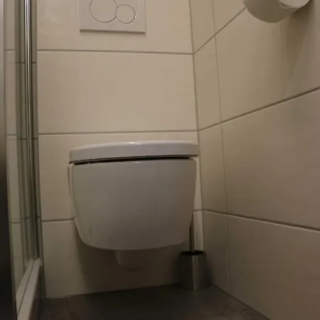 - Direkt Am Wasser Apartment *