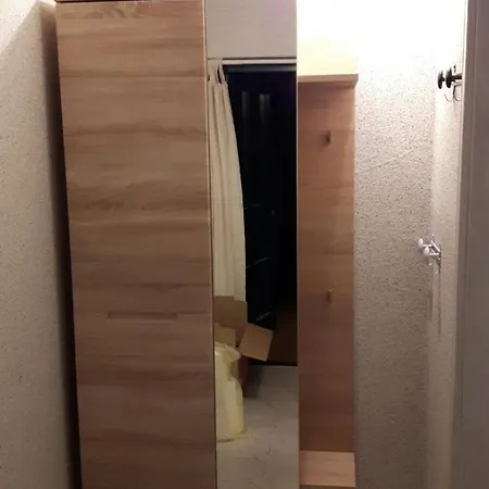 - Direkt Am Wasser * Polchow (Vorpommern-Rugen)